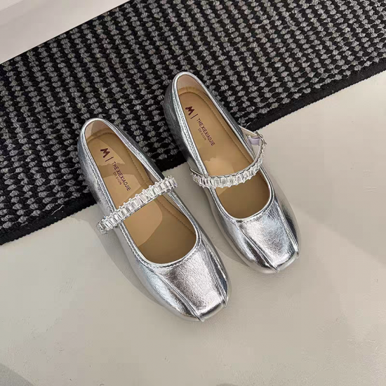 Star style flat ballet style single shoe for women 2025 new summer shallow mouth bean shoes with skirt French evening style Star style flat ballet style single shoe for women 2025 new summer shallow mouth bean shoes with skirt French evening style